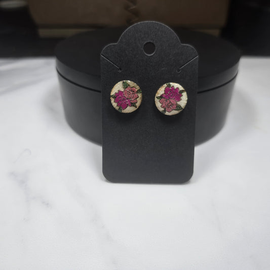 Wooden engraved stud earrings pink flowers