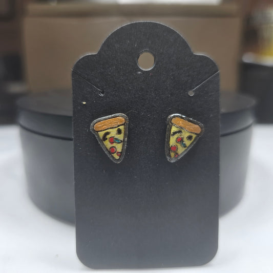 Wooden engraved stud earrings pizza